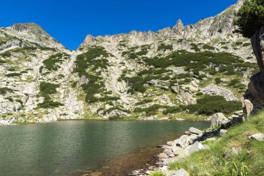 Sol Kralev Dvor pass ve Samodivski gölleri, Pirin Dağı ile manzara