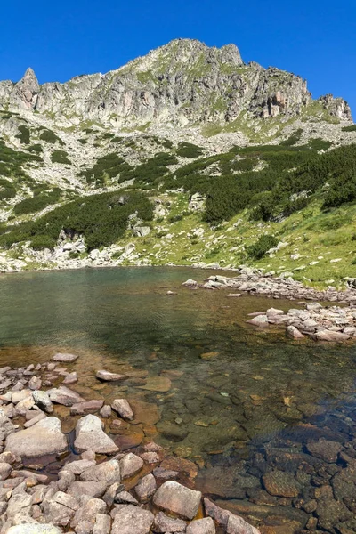 Paisagem com pico de Dzhangal e lagos Samodivski, Montanha Pirin — Fotografia de Stock