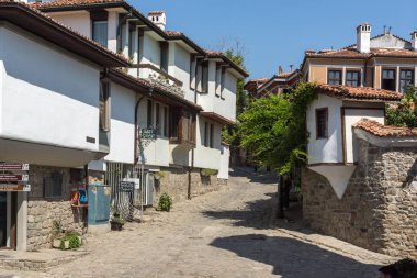 Plovdiv, Bulgaristan - 1 Eylül 2017: Street ve Plovdiv eski şehir evlerde görünümünü şaşırtıcı