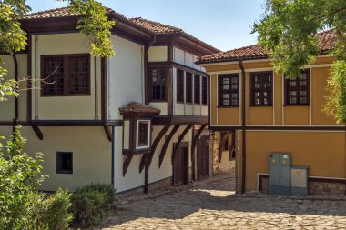 Plovdiv, Bulgaristan - 1 Eylül 2017: Street ve Plovdiv eski şehir evlerde görünümünü şaşırtıcı