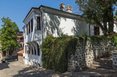 Plovdiv, Bulgaristan - 1 Eylül 2017: Street ve Plovdiv eski şehir evlerde görünümünü şaşırtıcı