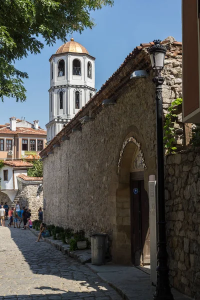 PLOVDIV, BULGÁRIA - SETEMBRO 1, 2017: Igreja de São Constantino e Santa Elena do período do avivamento búlgaro na cidade velha de Plovdiv , — Fotografia de Stock