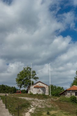 Krastova Gora, Bulgaristan - 25 Mayıs 2013: Görünüm Krastova gora (ormanlar), Bulgaristan'ın Kilisesi Amazing