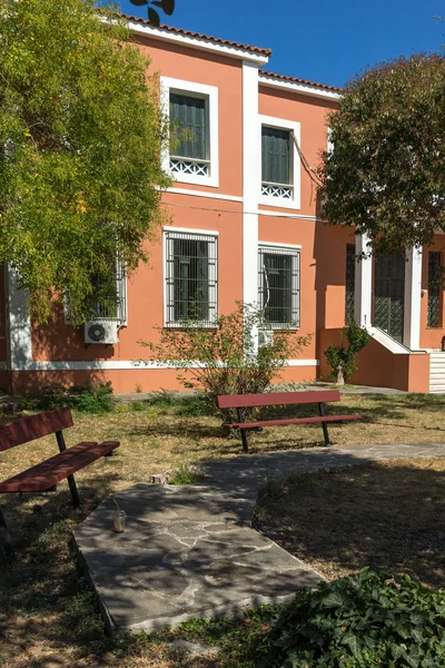Alexandroupoli, griechenland - 23. september 2017: schule in der stadt alexandroupoli, ostmakedonien und thrakien — Stockfoto