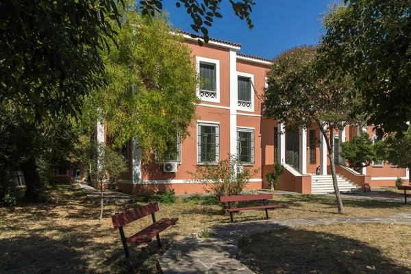 ALEXANDROUPOLI, GREECE - SEPTEMBER 23, 2017:  school in town of Alexandroupoli, East Macedonia and Thrace — Stock Photo, Image