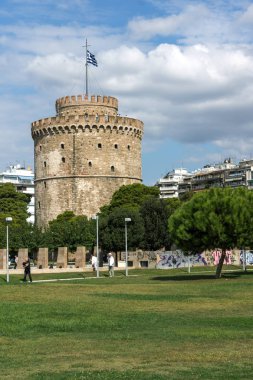 Thessaloniki, Yunanistan - 30 Eylül 2017: Beyaz Kule'ye şehir Selanik, Yunanistan ın görünümünü şaşırtıcı