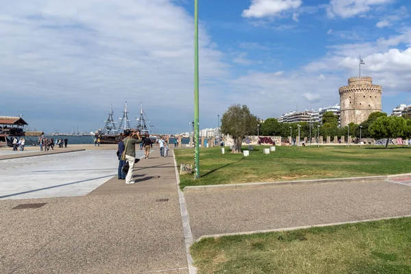 Thessaloniki, griechenland - 30. september 2017: atemberaubender blick auf den weißen turm der stadt thessaloniki, griechenland — Stockfoto