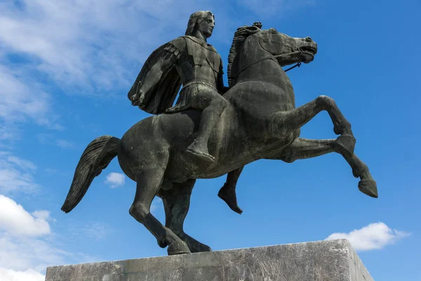 Thessaloniki, Görögország - 2017. szeptember 30.: Alexander a nagy emlékmű töltésen város, Thessaloniki, Görögország — Stock Fotó