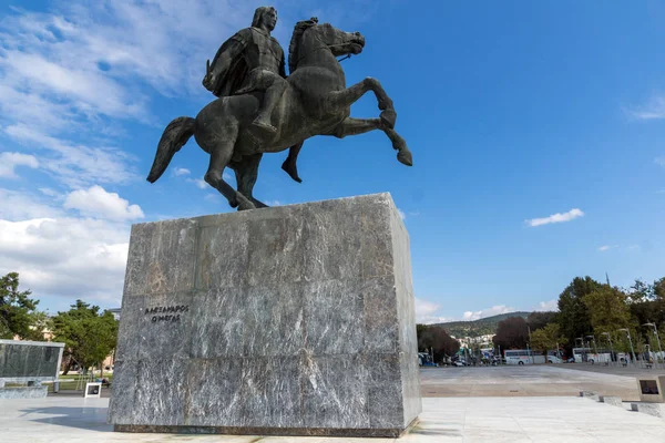 Thessaloniki, Řecko - 30 září 2017: Alexandr velký pomník na nábřeží města Thessaloniki, Řecko — Stock fotografie