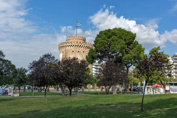 Thessaloniki, Yunanistan - 30 Eylül 2017: Beyaz Kule'ye şehir Selanik, Yunanistan ın görünümünü şaşırtıcı