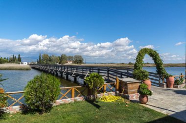 Ortodoks Saint Nicholas Monastery yakınındaki şehir Xanthi, Yunanistan Porto Lagos iki ada üzerinde yer alan