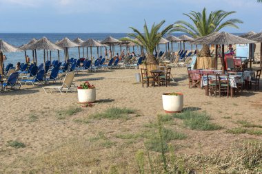 Chalkidiki, orta Makedonya, Yunanistan - 25 Ağustos 2014: Deniz manzarası, Fisher Beach Psakoudia adlı Sithonia Yarımadası, Chalkidiki, orta Makedonya