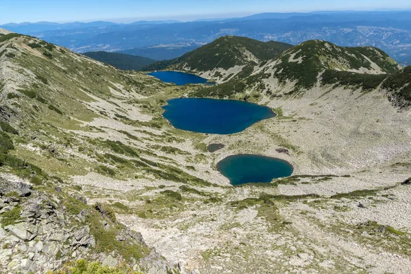 Niesamowity krajobraz jeziora Kremenski z Dzhano szczyt, góry Pirin — Zdjęcie stockowe