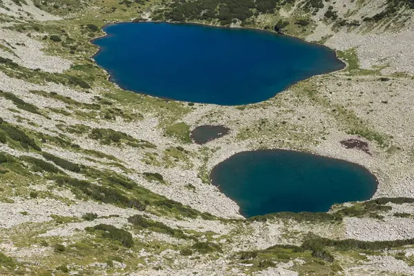 Удивительный пейзаж Кременских озер с вершины Джано, горы Пирин — стоковое фото