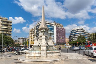 Thessaloniki, Yunanistan - 30 Eylül 2017: Çeşme merkezinde şehir Selanik, Yunanistan