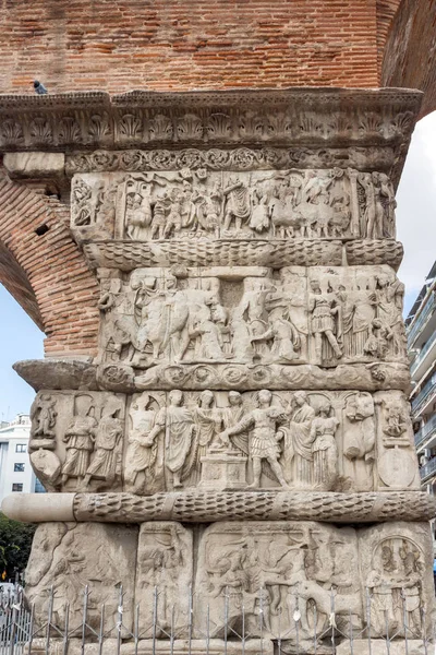 THESSALONIKI, GRECIA - 30 SETTEMBRE 2017: Arco Romano di Galerio nel centro della città di Salonicco, Grecia — Foto Stock