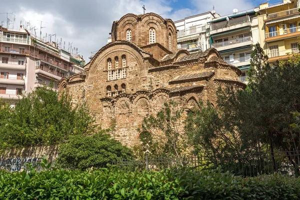 Thessaloniki, Řecko - 30 září 2017: Starobylé byzantské pravoslavné církve z St. Panteleimon, v centru města Thessaloniki, Řecko — Stock fotografie