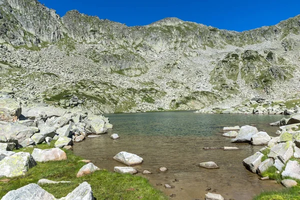 Panorama uimitoare a lacului Argirovo lângă vârful Dzhano, Muntele Pirin — Fotografie, imagine de stoc