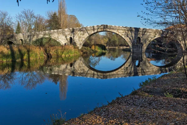 Kadin mest - en 15th-talet stone arch bridge över floden Struma på Nevestino, Bulgarien — Stockfoto