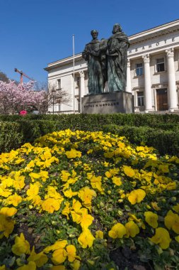 Sofia, Bulgaristan - 1 Nisan 2017: Bahar bakış Ulusal Kütüphanesi St. Cyril ve St Methodius Sofya,