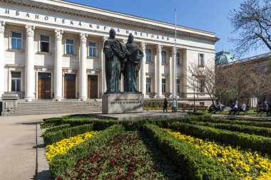 Sofia, Bulgaristan - 1 Nisan 2017: Bahar bakış Ulusal Kütüphanesi St. Cyril ve St Methodius Sofya,