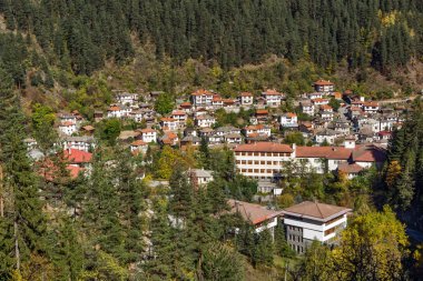 Panoramik şehir Shiroka Laka ve Rodop Dağları, Paşmaklı bölge