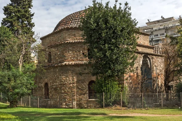 THESSALONIKI, GRECIA - 30 DE SEPTIEMBRE DE 2017: Casa de baños otomana Bey Hamam ubicada en la calle Egnatia en el centro de la ciudad de Tesalónica, Grecia — Foto de Stock