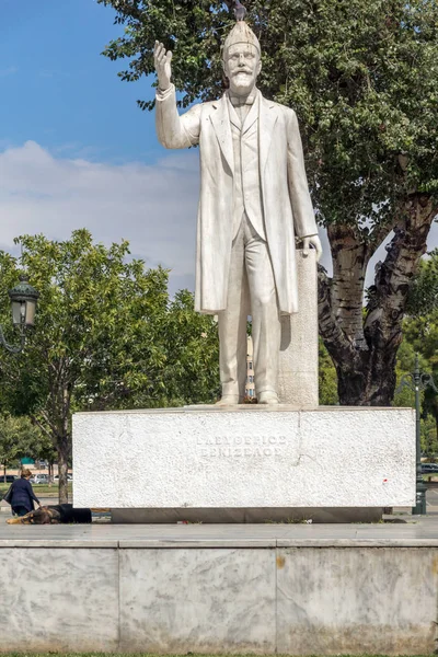 THESSALONIKI, GRÉCIA - 30 DE SETEMBRO DE 2017: Estátua de Eleftherios Venizelos no centro da cidade de Salónica, Grécia — Fotografia de Stock