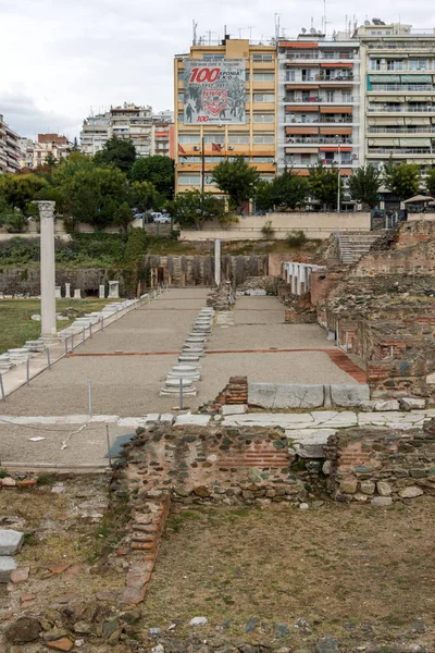 THESSALONIKI, GREECE - SEPTEMBER 30, 2017: Ruins of Roman Forum in the center of city of Thessaloniki, Greece — Stock Photo, Image