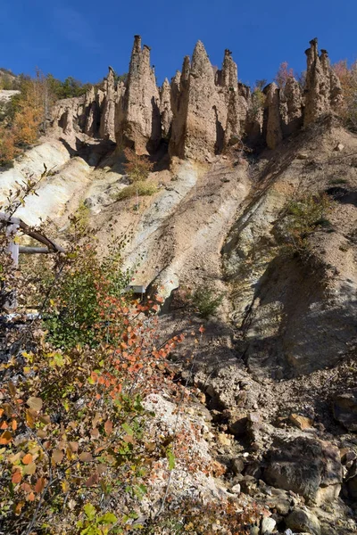 Amazing Autumn Landscape of Rock Formation Devil 's town in Radan Mountain — стоковое фото