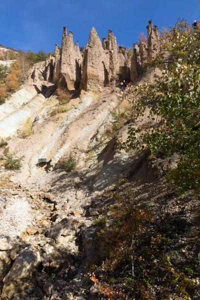 Csodálatos őszi táj Rock formáció ördög Radan hegyi város — Stock Fotó