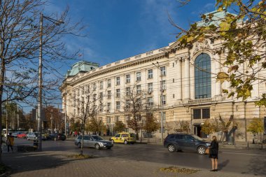 Sofya, Bulgaristan - 7 Kasım 2017: Sofya St. Kliment Ohridski Üniversitesi gün batımı görünümü