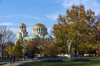 Sofia, Bulgaristan - 7 Kasım 2017: Gün batımı görünümü Sofya Katedrali Saint Alexander Nevski