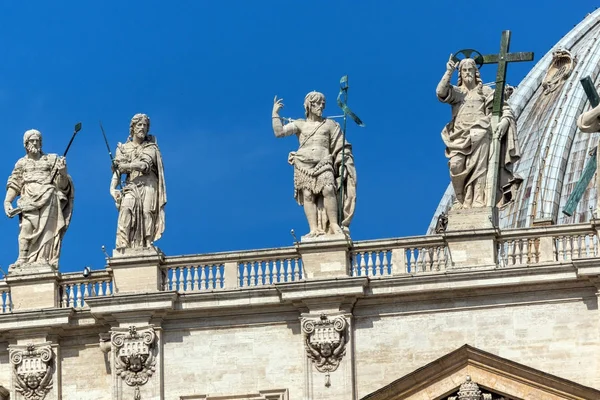 성 베드로 광장, 바티칸 성 베드로 대성당의 로마, 이탈리아-6 월 23 일, 2017: 건축 세부 사항 — 스톡 사진