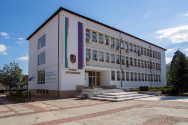 Etropole, Bulgaristan - 21 Eylül 2013: Panoramik şehir Etropole, Bulgaristan