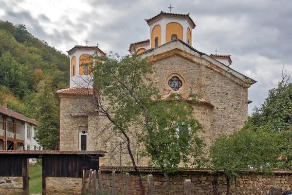 ETROPOLE MONASTERY, BULGARIA - SEPTEMBER 21, 2013:  The Etropole Monastery of the Holy Trinity,  Bulgaria — Stock Photo, Image