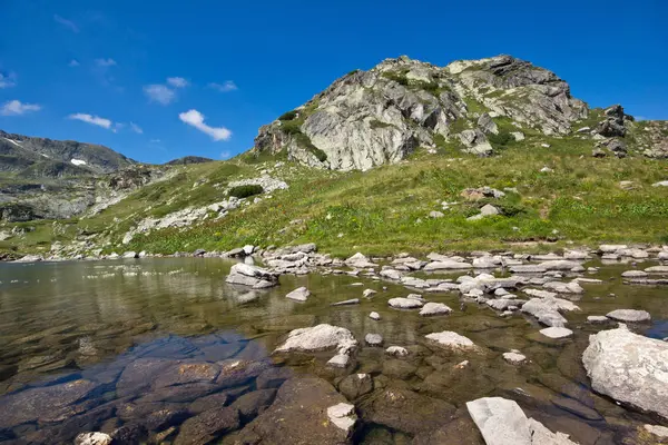 Incredibile vista sul lago Trefoil, montagna di Rila, i sette laghi di Rila — Foto Stock