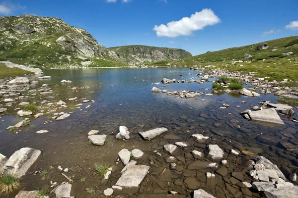 Amazing view of The Trefoil lake, Rila Mountain, The Seven Rila Lakes — Stock Photo, Image