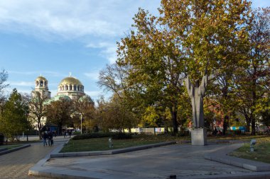 Sofia, Bulgaristan - 7 Kasım 2017: Sofya Katedrali Saint Alexander Nevski altın kubbeleri