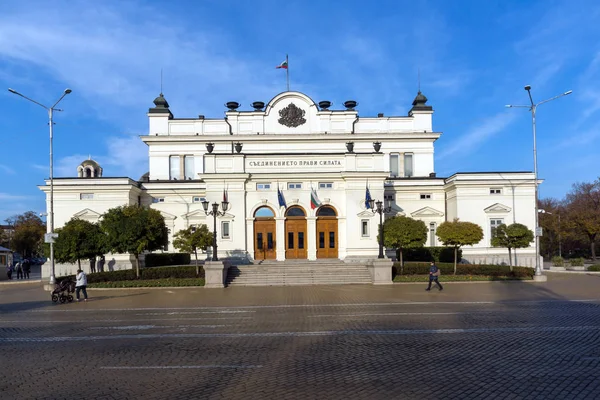 SOFIA, BULGÁRIA - NOVEMBRO 7, 2017: Assembleia Nacional na cidade de Sofia — Fotografia de Stock