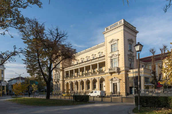 SOFIA, BULGARIA - NOVEMBER 7, 2017: bulding of Military Club in center of city of Sofia — Stock Photo, Image