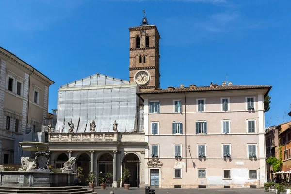 Rome, İtalya - 23 Haziran 2017: Görünüm Basilica of Our Lady Trastevere, Roma, Amazing