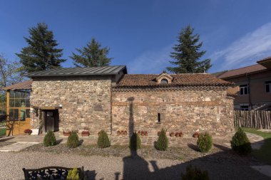 Kremikovtsi manastır, Bulgaristan - 3 Kasım 2013: Saint George, Bulgaristan Kremikovtsi manastırda bina