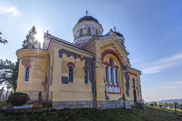 Kremikovtsi kloster, Bulgarien - 3 November, 2013: Byggnad i Kremikovtsi klostret Saint George, Bulgarien — Stockfoto