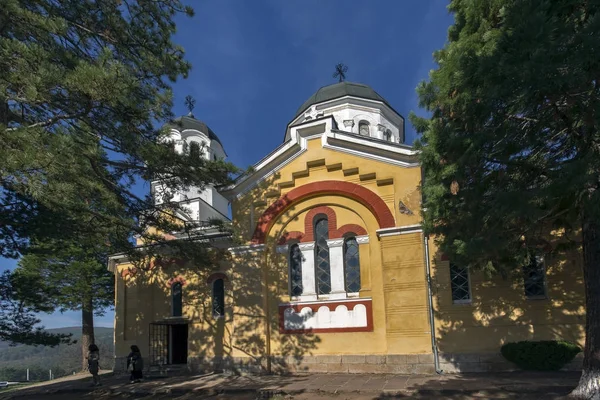 KREMIKOVTSI MONASTERY, BULGARIA - 3 ноября 2013 г.: Здание в Кремиковцах Монастырь Святого Георгия, Болгария — стоковое фото