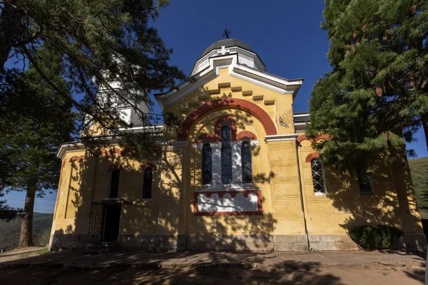 MONASTERIO KREMIKOVTSI, BULGARIA - 3 DE NOVIEMBRE DE 2013: Edificio en el Monasterio Kremikovtsi de San Jorge, Bulgaria — Foto de Stock