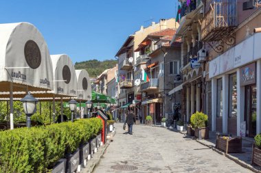 Veliko Tarnovo, Bulgaristan - 11 Nisan 2017: Eski şehir şehir Veliko Tarnovo, evlerde
