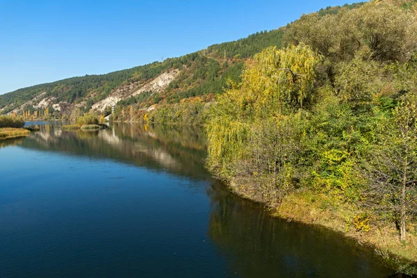 Jesienny Krajobraz Rzeki Iskyr Pobliżu Pancharevo Lake Sofii Region Bułgaria — Zdjęcie stockowe