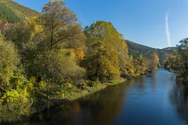 Jesienny Krajobraz Rzeki Iskyr Pobliżu Pancharevo Lake Sofii Region Bułgaria — Zdjęcie stockowe