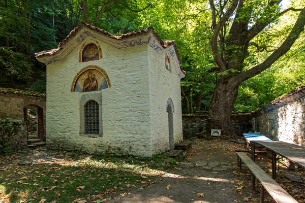 Średniowieczny Kościół Wody Pobliżu Baczkowie Klasztor Bułgaria — Zdjęcie stockowe